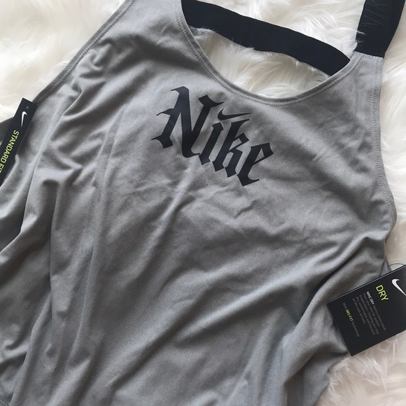 🌸 Nike tank top 🌸 - Picture 2 of 6